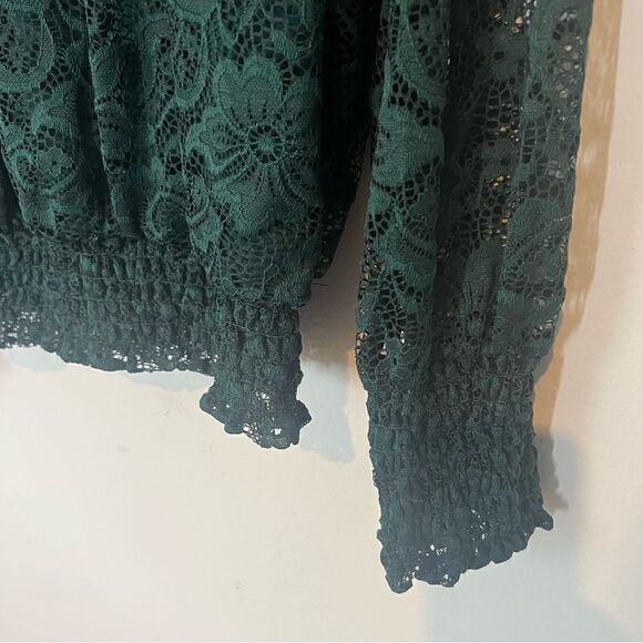 Cable & Gauge Long Sleeve Lace Overlay Top - Picture 5 of 6